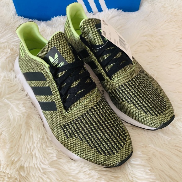 Adidas Swift Run - Picture 3 of 7